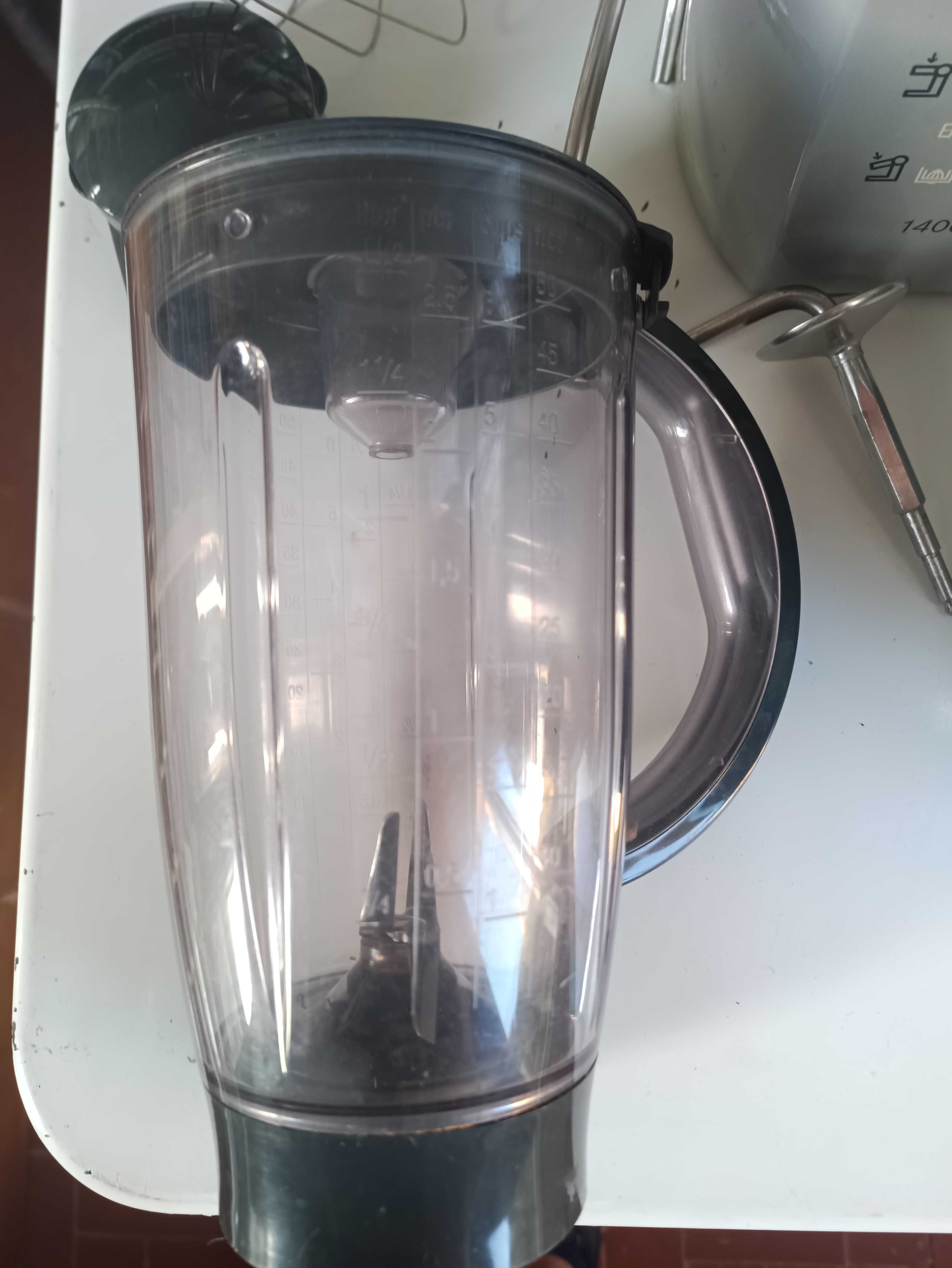 Batdeira/ liquidificador Bosch MUM 8 Profissional