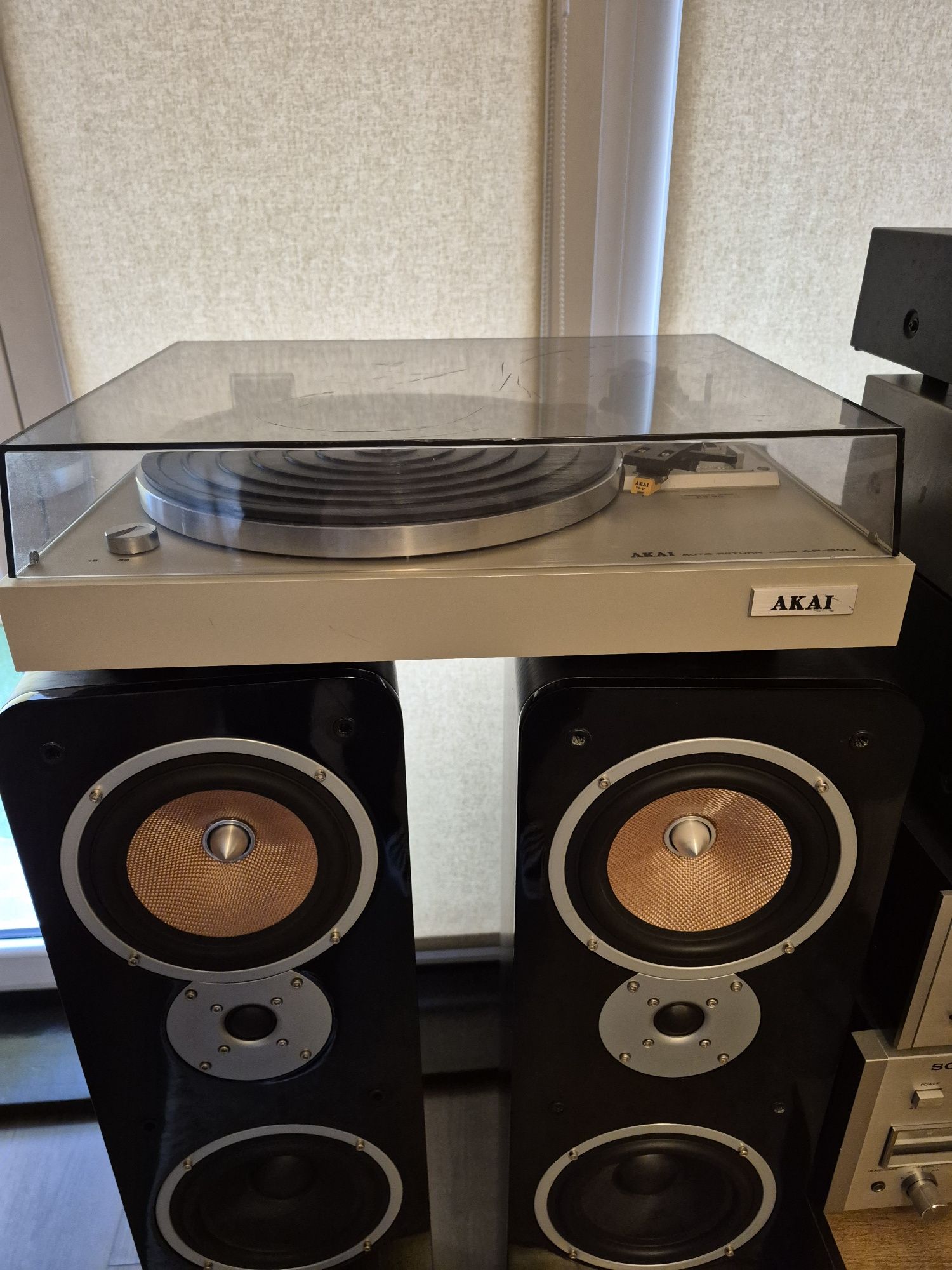 Gramofon Akai AP-B12