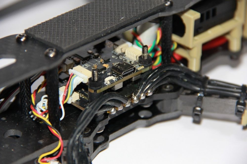 Продам нові робочі фпв дрони  FPV 10  без камер