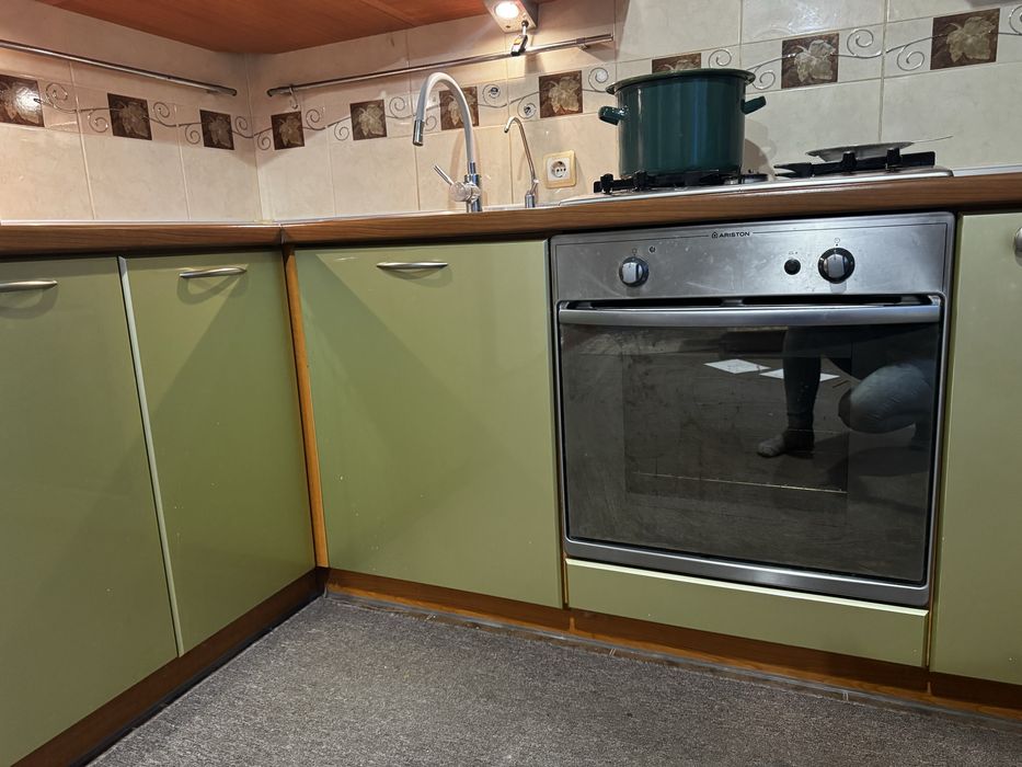 Кухня з технікою