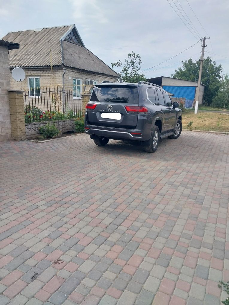 Лендкрузер 300 2023р.