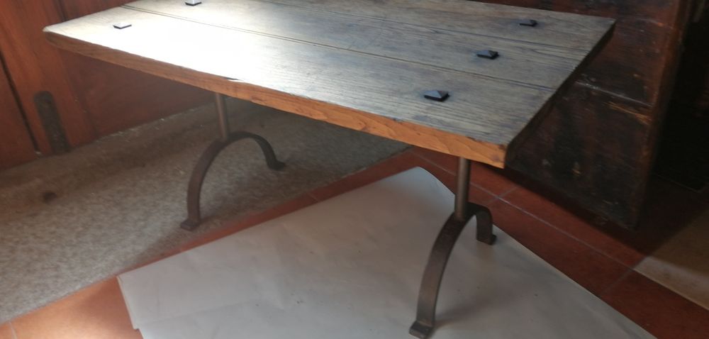 Mesa rustica antiga