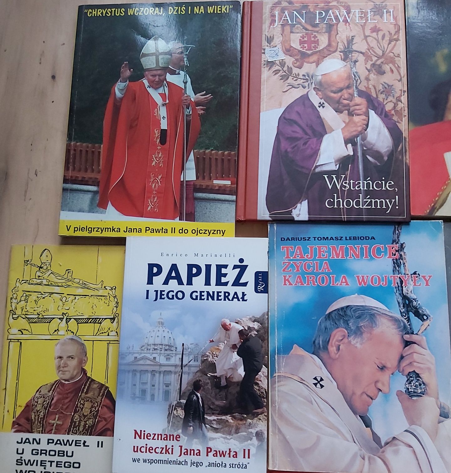 Kolekcja książek o tematyce Jana Pawła II