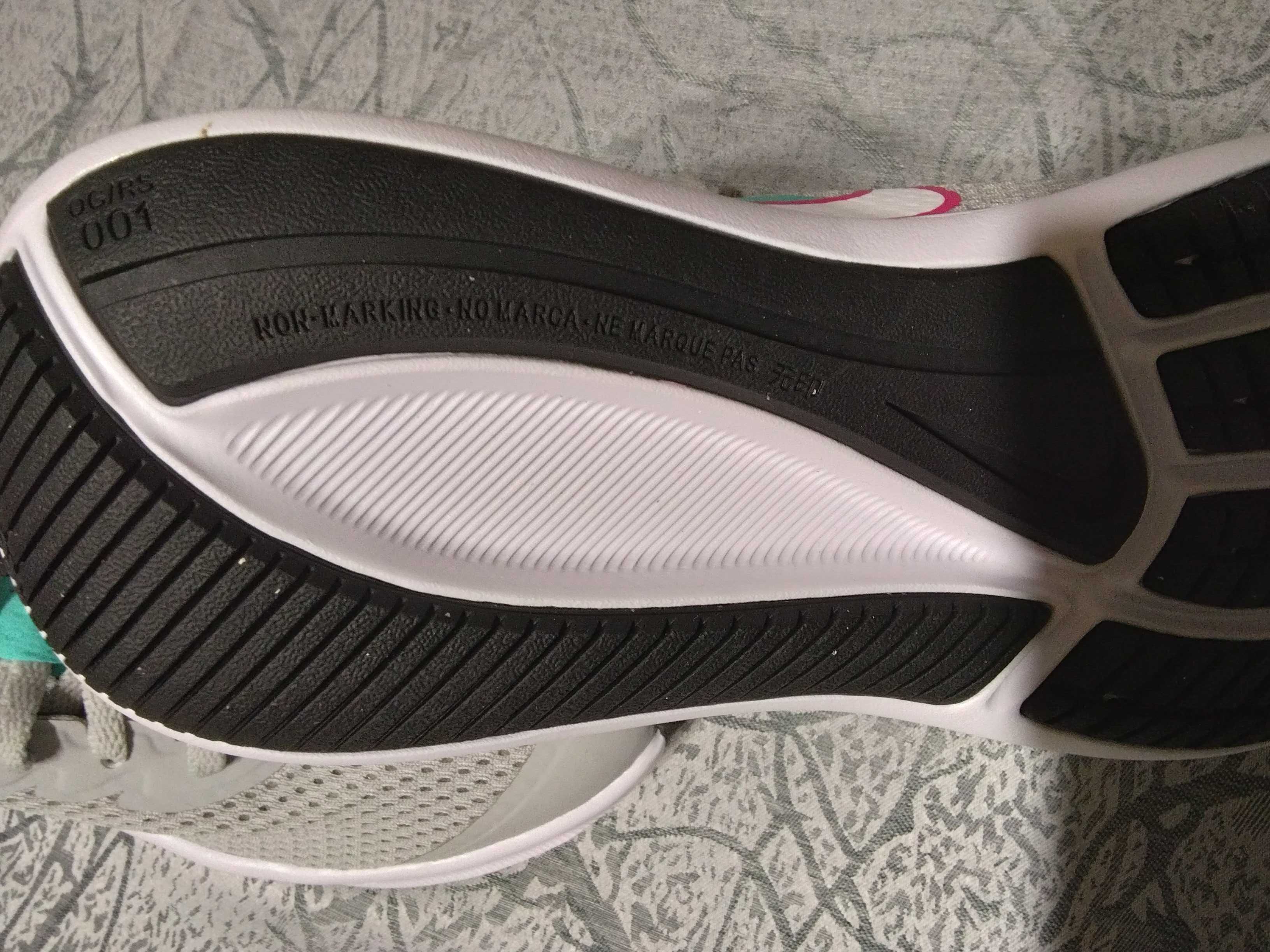 Sapatilhas Nike Star Runner 3 SE NOVAS - Tamanho 36,5