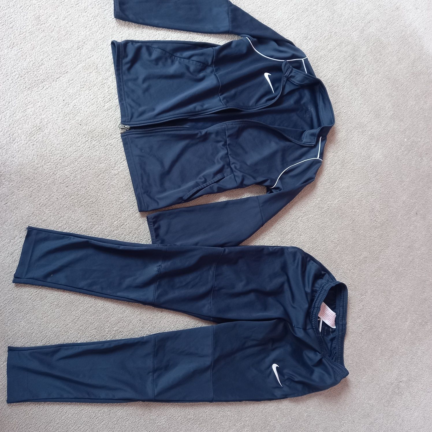 Dres NIKE granatowy dri fit r.147-158