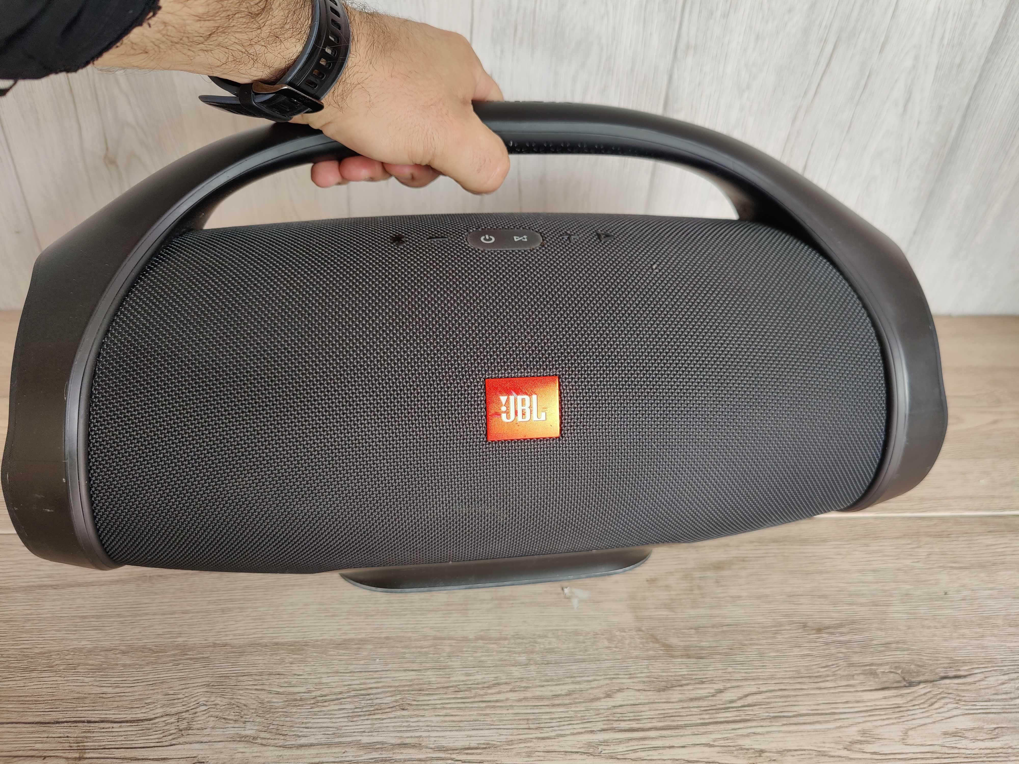 Портативная акустика JBL Boombox