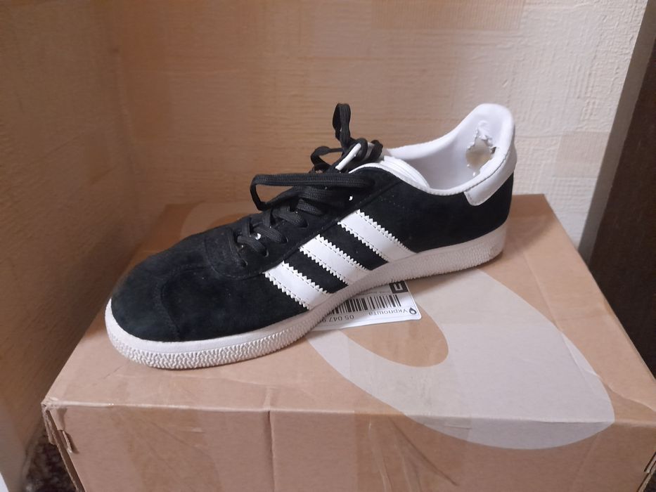 Спортивне взуття