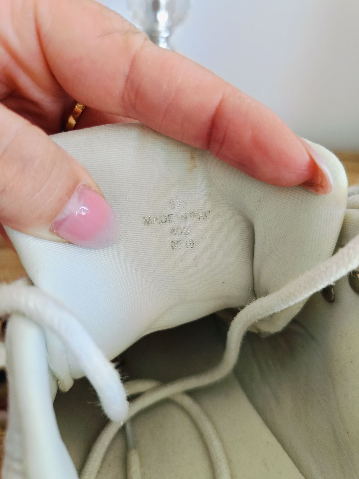 Buty Guess 37 białe sneakers