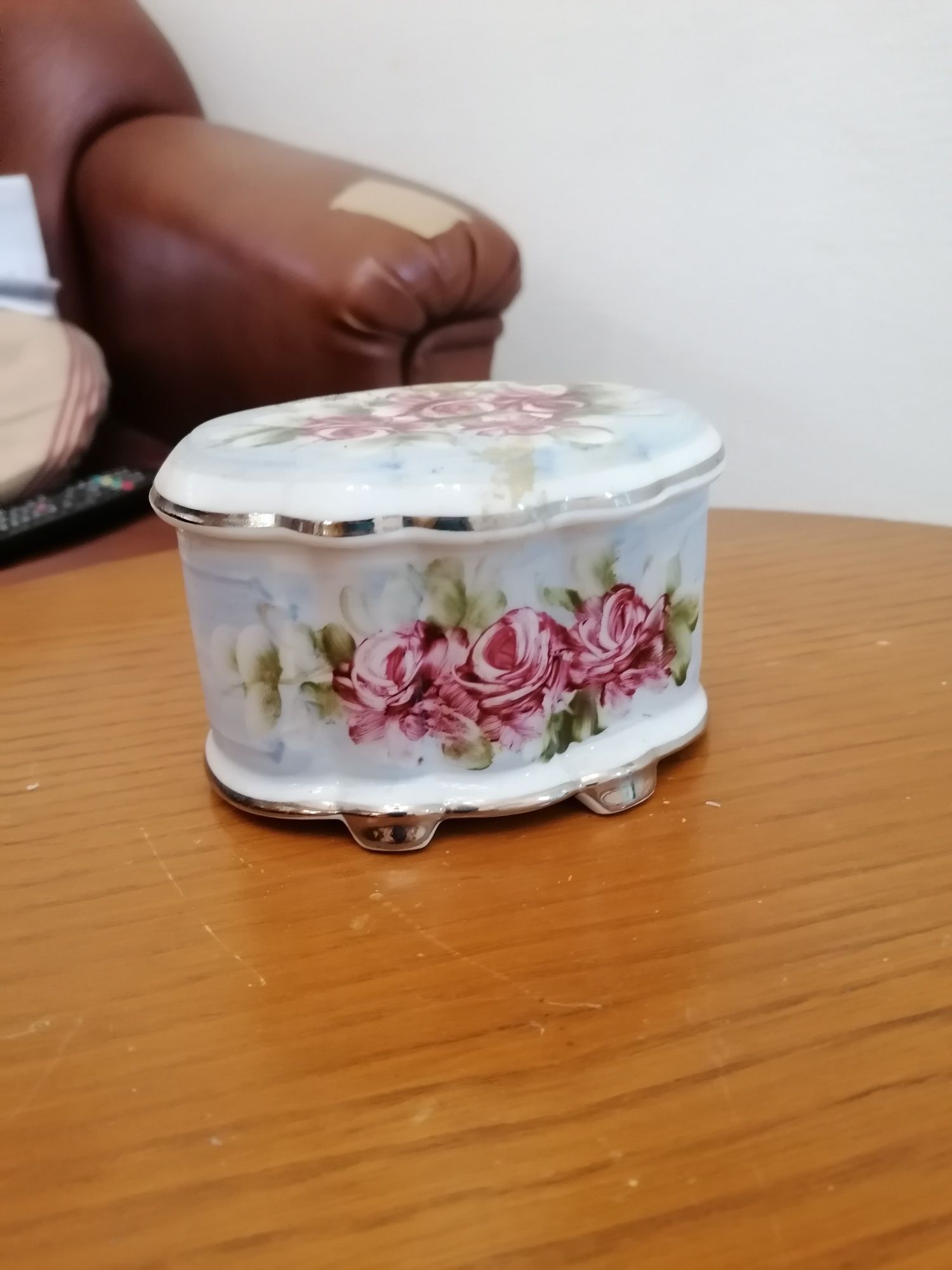 Guarda jóias de porcelana