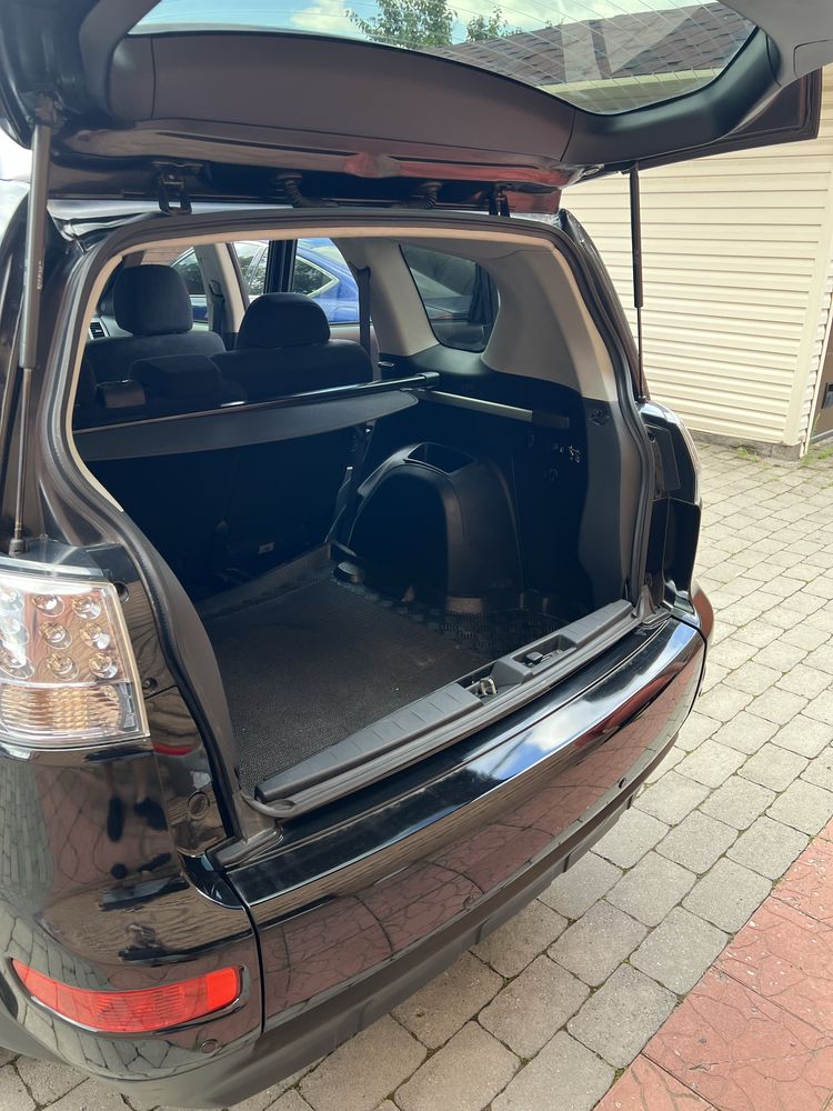 Mitsubishi Outlander XL
