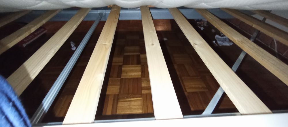 Cama 140x200 com estrado