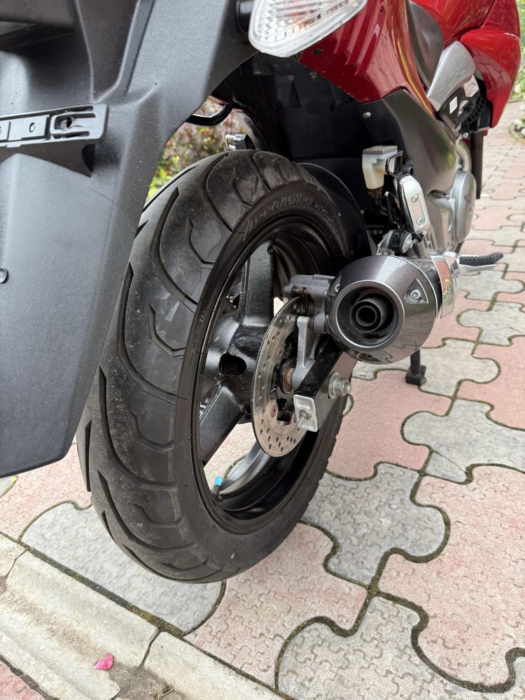 Suzuki GSR250 розмитнений
