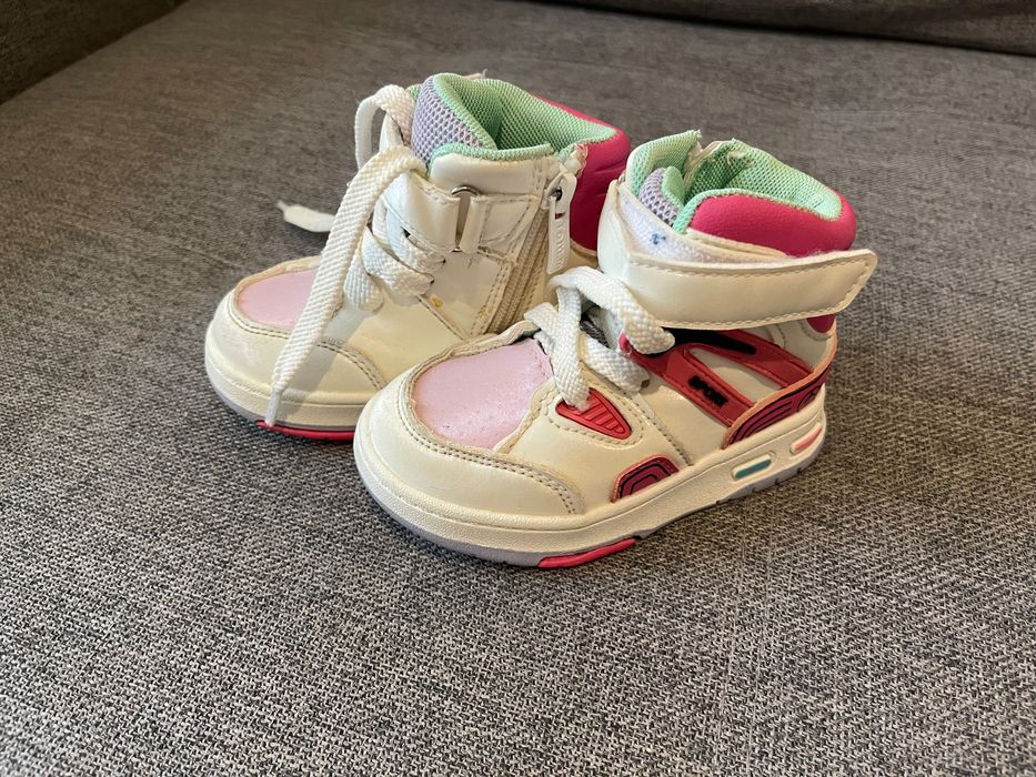 Кросівки красовки черевики хайтопи осінь на дівчинку 23 розмір