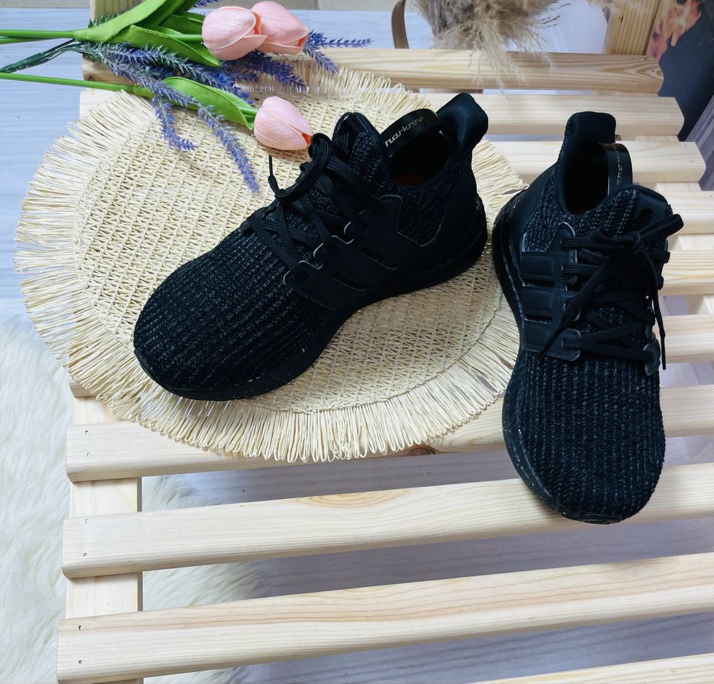 Кросівки adidas