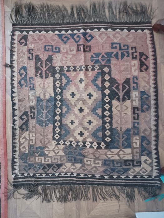 Tapete oriental em lá