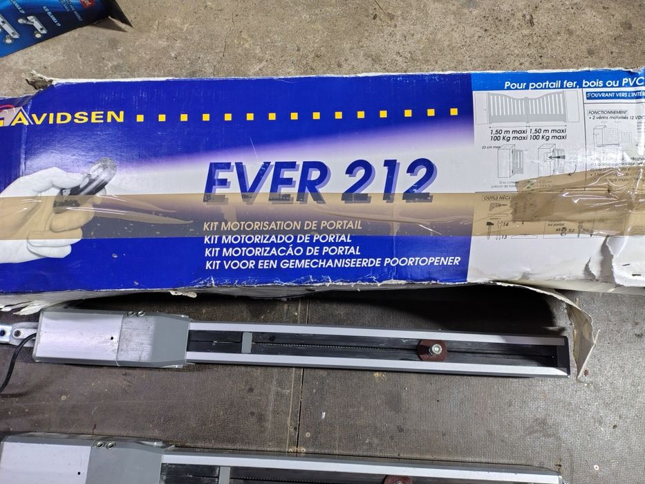 Ewer 212 mechanizm do otwierania bram dwuskrzydłowych