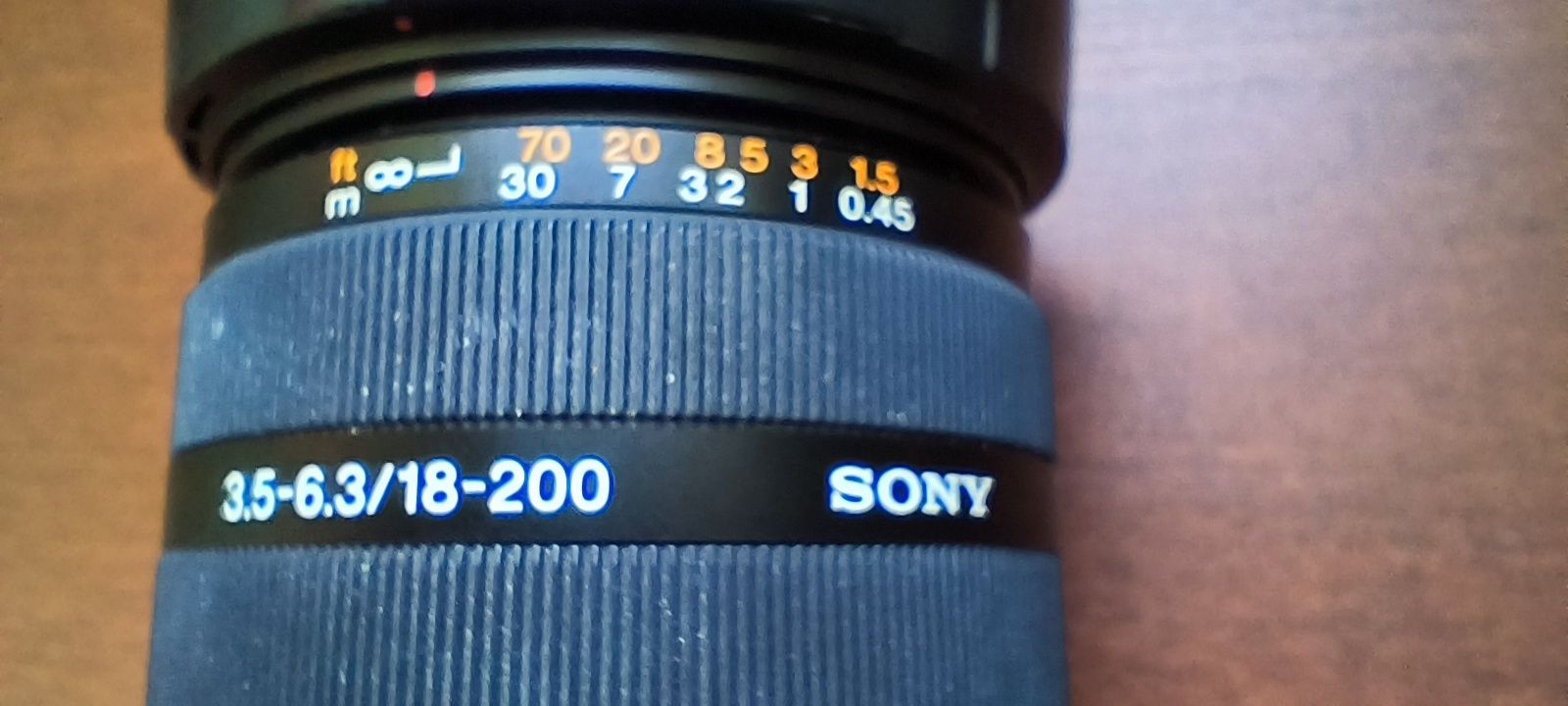 Sony DSLR-A350 z obiektywem 18-200
