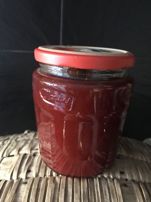 Compotas, calda de pimento e chas