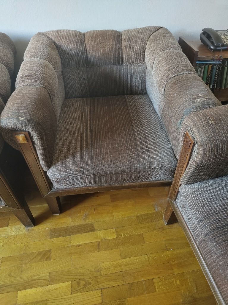 Kanapa i dwa fotele  tapicerowane - zestaw wypoczynkowy do salonu PRL