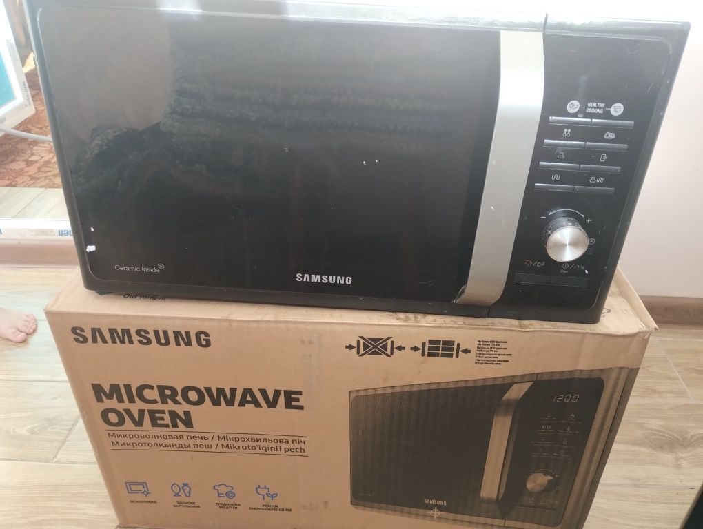Микроволновая печь с грилем Samsung MG23F302TAS/UA