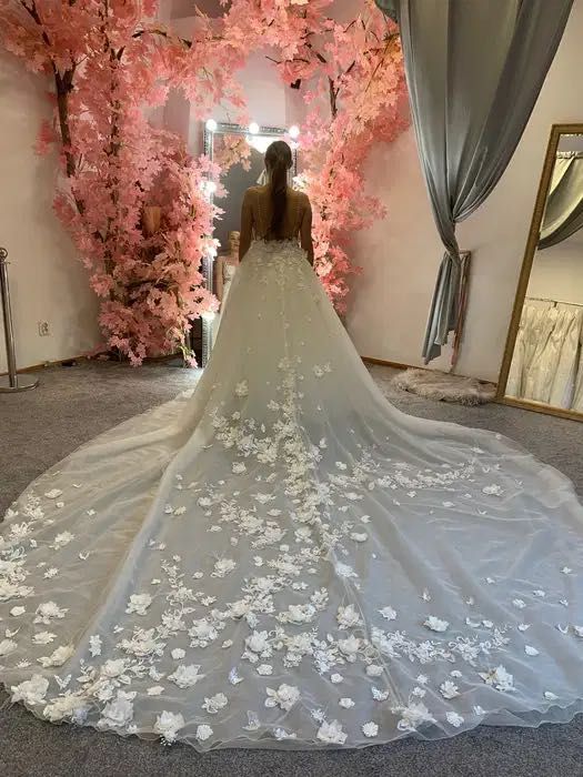 Patrycja Kujawa Suknia ślubna plus piękny tren