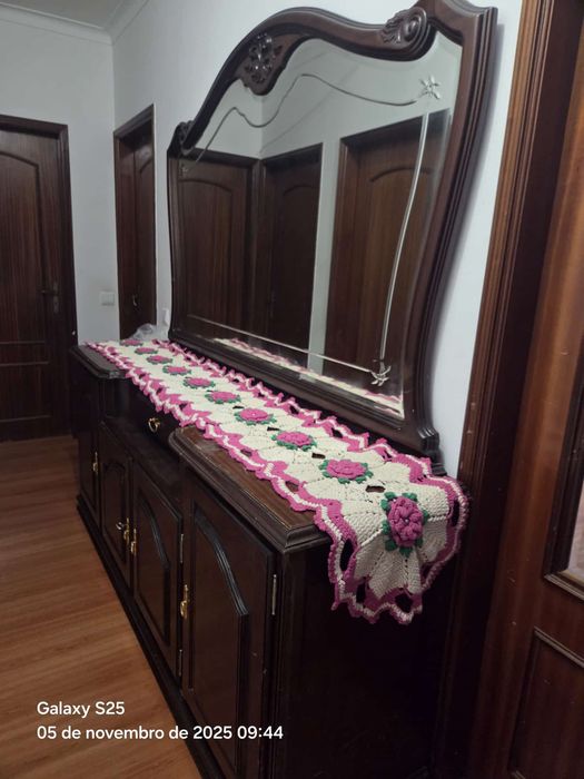 Vendo aparador com espelho