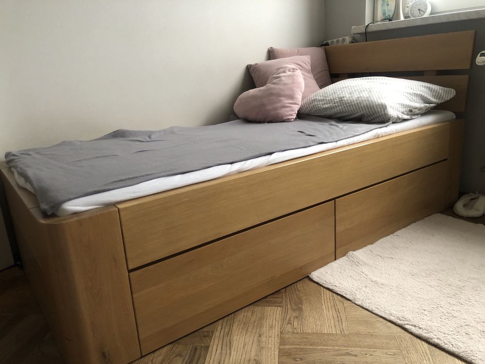Łóżko z litego drewa 180x90