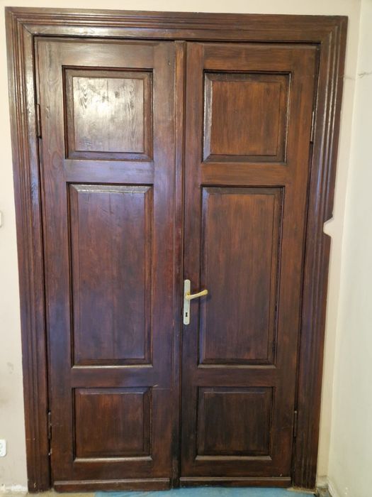 Stare drzwi drewniane