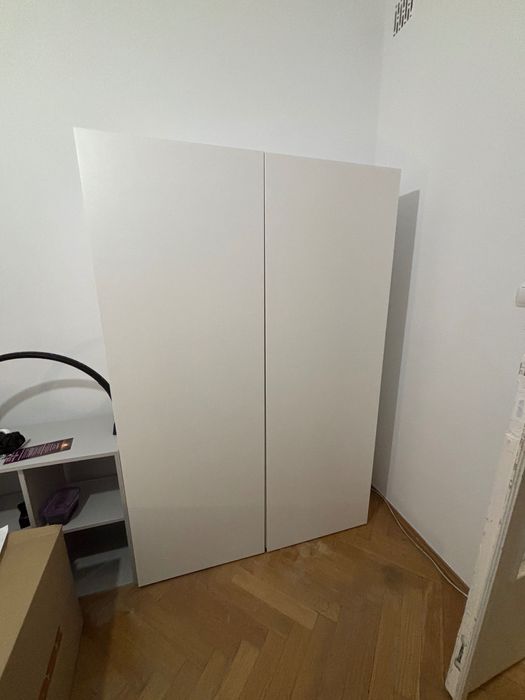 Biała szafa z Ikea