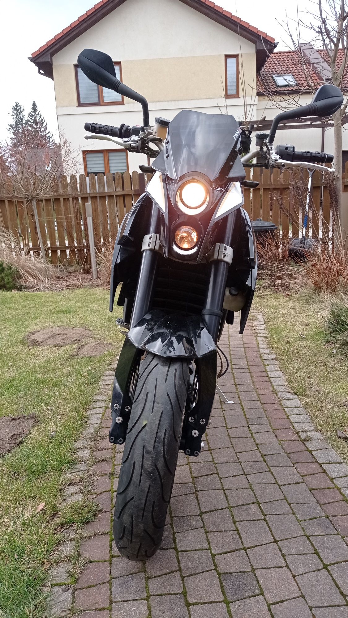 Motocykl KTM Duke 690