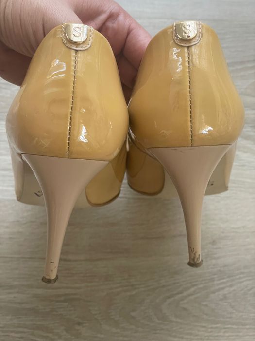 Szpilki czółenka lakierowane Sala beżowe/nude rozmiar 39