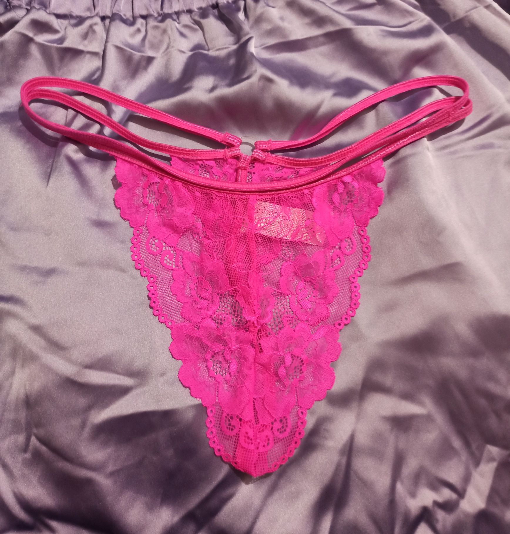 44 46 Majtki stringi nowe Boohoo neonowy róż Plus Size stringi