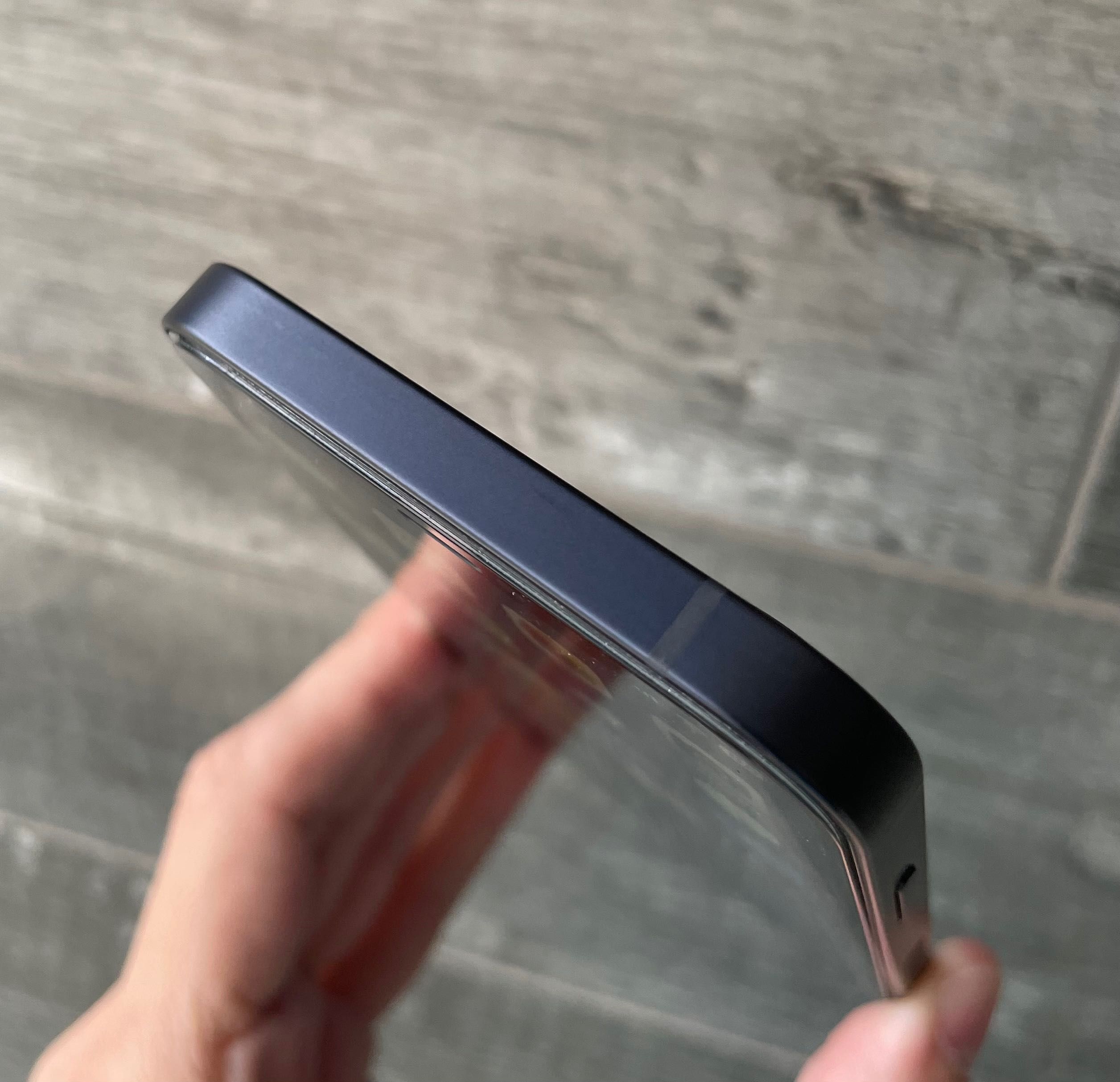 iPhone 12 Black Neverlock (99%)