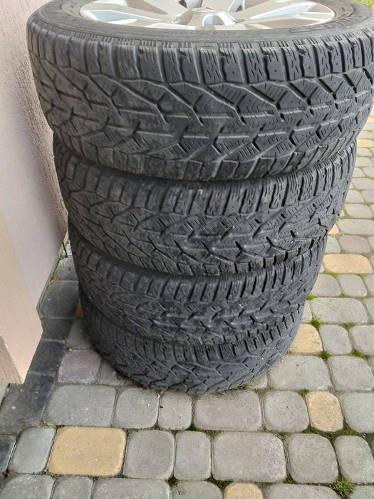 Продам зимові шини з титановими дисками