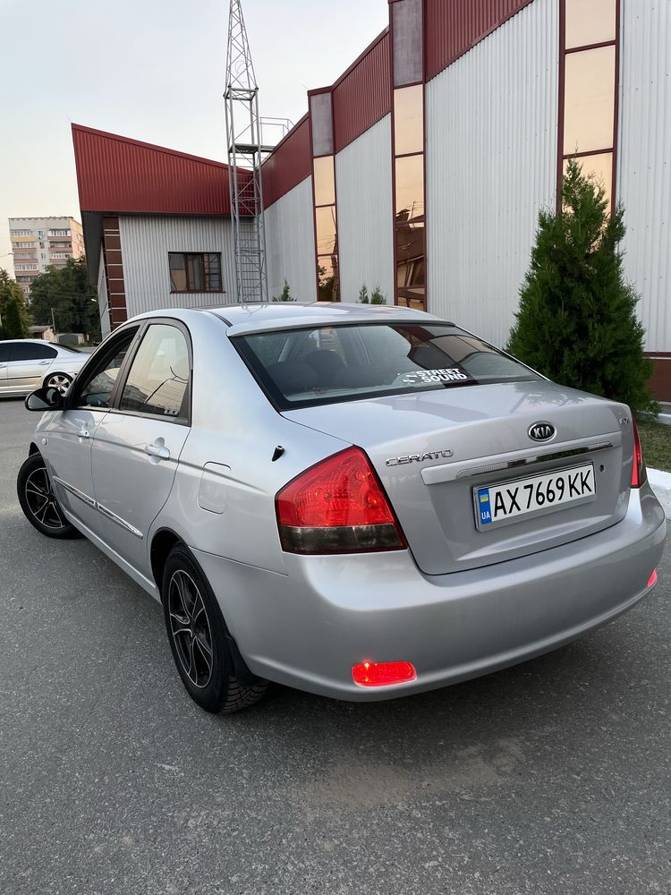 Продам Kia Cerato 2007 1.6 газ/бензин механіка