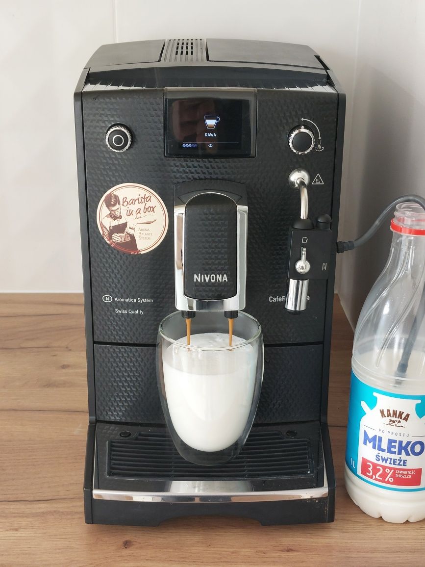 Automatyczny ekspres do kawy Nivona 680