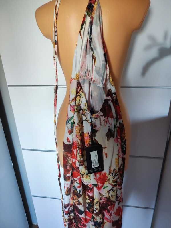 PrettyLittleThing r 32 kombinezon w kwiaty Nowy mały rozmiar