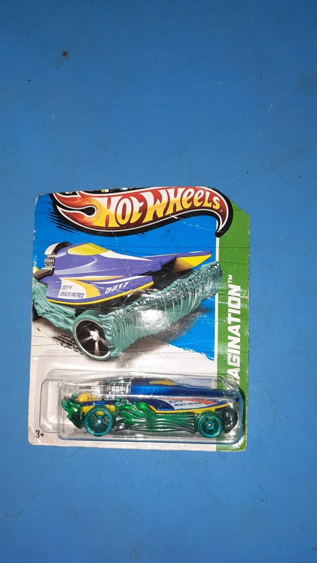 Продам новые машинки HotWheels