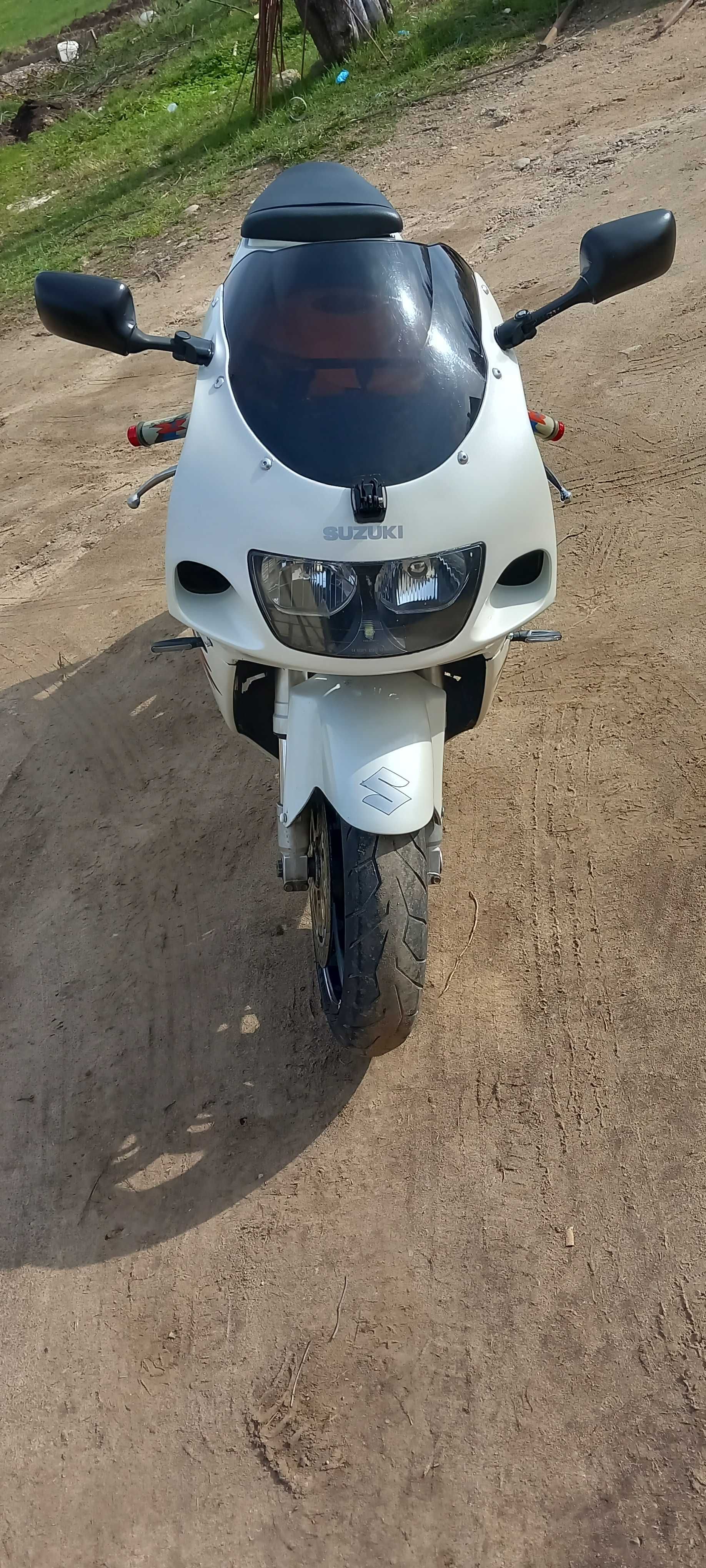 Suzuki  gsxr 750