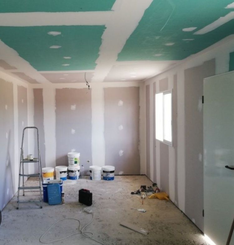 Trabalho com pladur e pinturas.