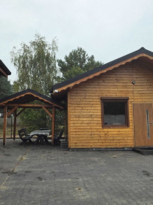 Całoroczny w pełni wyposażony domek plus wiata MOBILNY