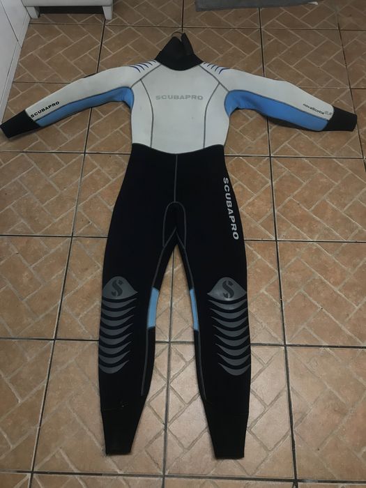 Fato de mergulho semi seco