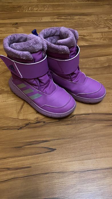 Продам дутики adidas Winterplay