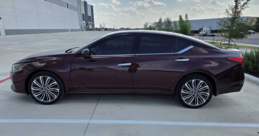 Nissan Altima      2024
