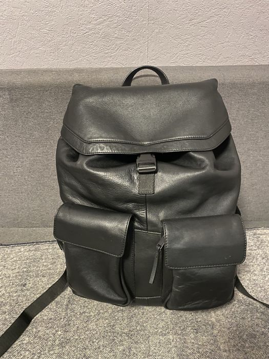 Шикарный кожаный рюкзав от Massimo Dutti