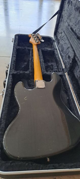 Baixo Fender Jazz Bass