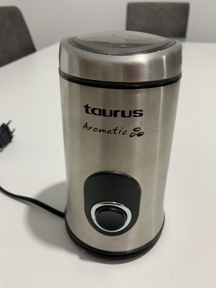 Moinho de café taurus