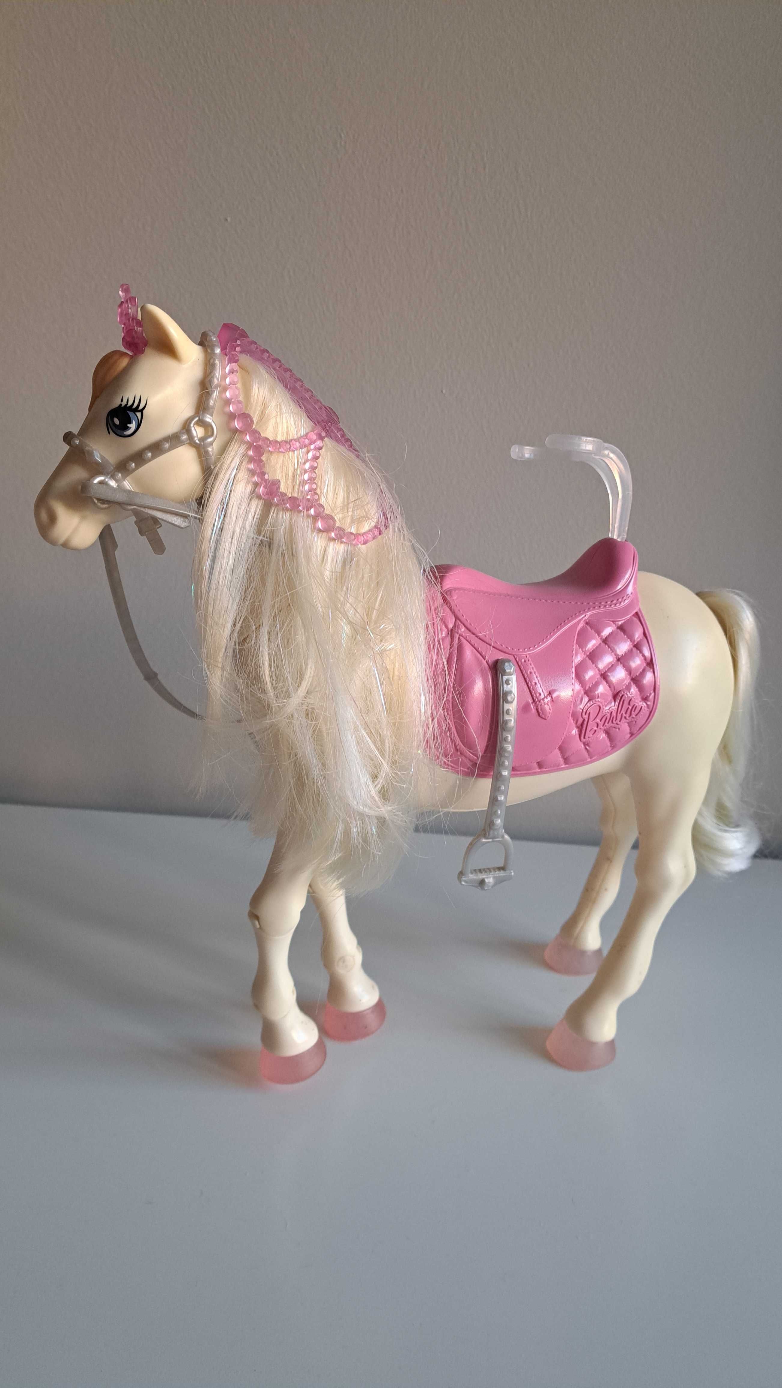 Cavalo interativo Barbie