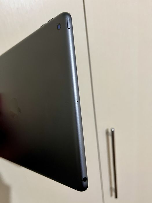 Apple iPad 9 64Гб WiFi