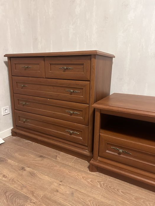 Комод в дереві
